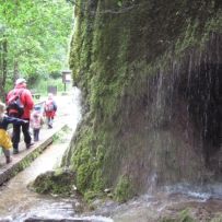 Wir kommen an den Wasserfällen bei Nohn an.