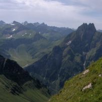 Blick vom Laufbachereck ins Oytal und auf den Höfats