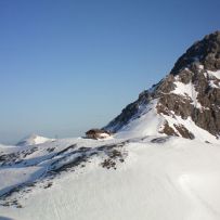 Fiederepasshütte von unten