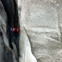 Paul in  der Gletscherspalte