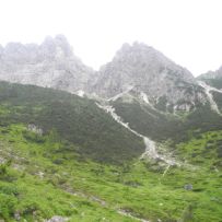 Der erste Blick vom Rif. Flaiban-Pacherini in die Bergwelt.
