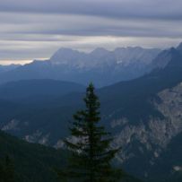 So eine spannende Landschaft auf dem Weg zur Alpspitze