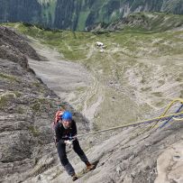 Ruth beim Abseilen zu Beginn des Schwabentanzes