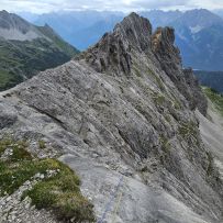 Normalweg von der Schulter hinunter zur Hütte