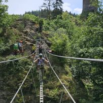 Schritt für Schritt ging es über die Burgenbrücke