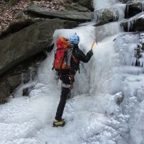 Eisklettern am Rhein