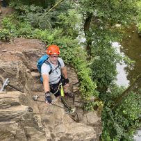 Andreas schaut sich die Route genau an